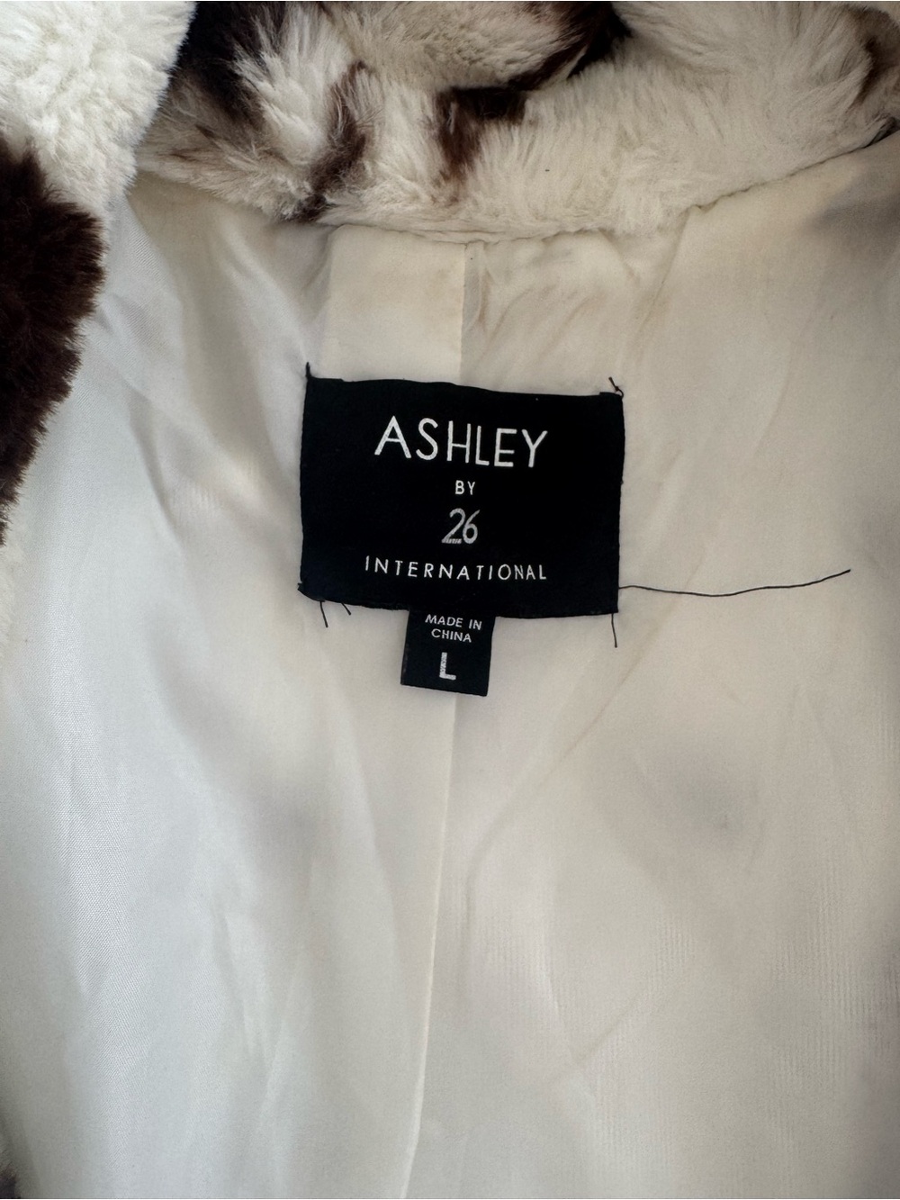 Ashley by 26 International Faux Cowhide Western Cropped Jacket Size L - Picture 3 of 3
